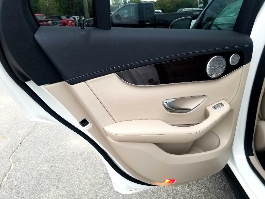 2017 Mercedes-Benz GLC-Class Image 43