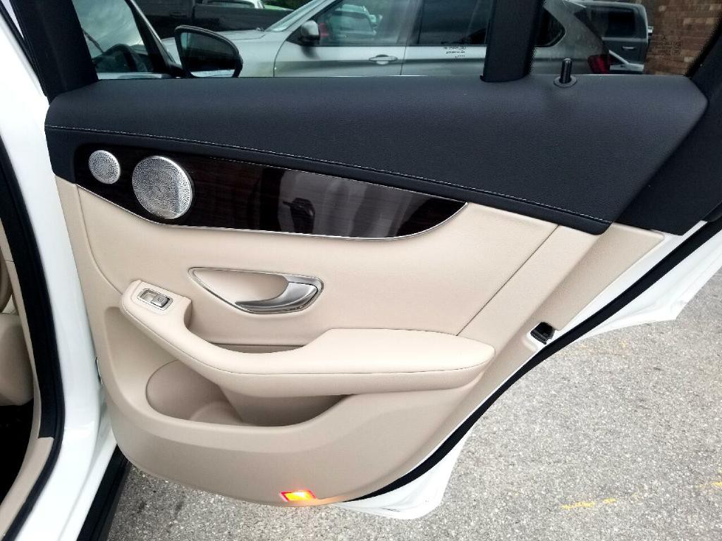 2017 Mercedes-Benz GLC-Class Image 44
