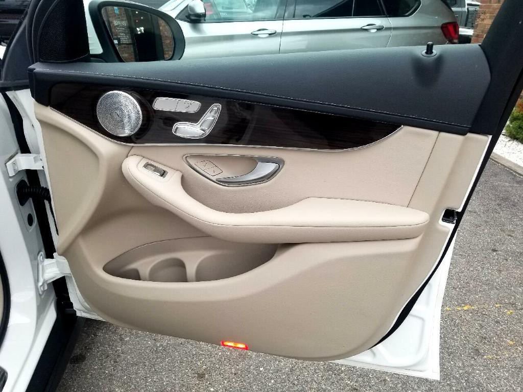 2017 Mercedes-Benz GLC-Class Image 45