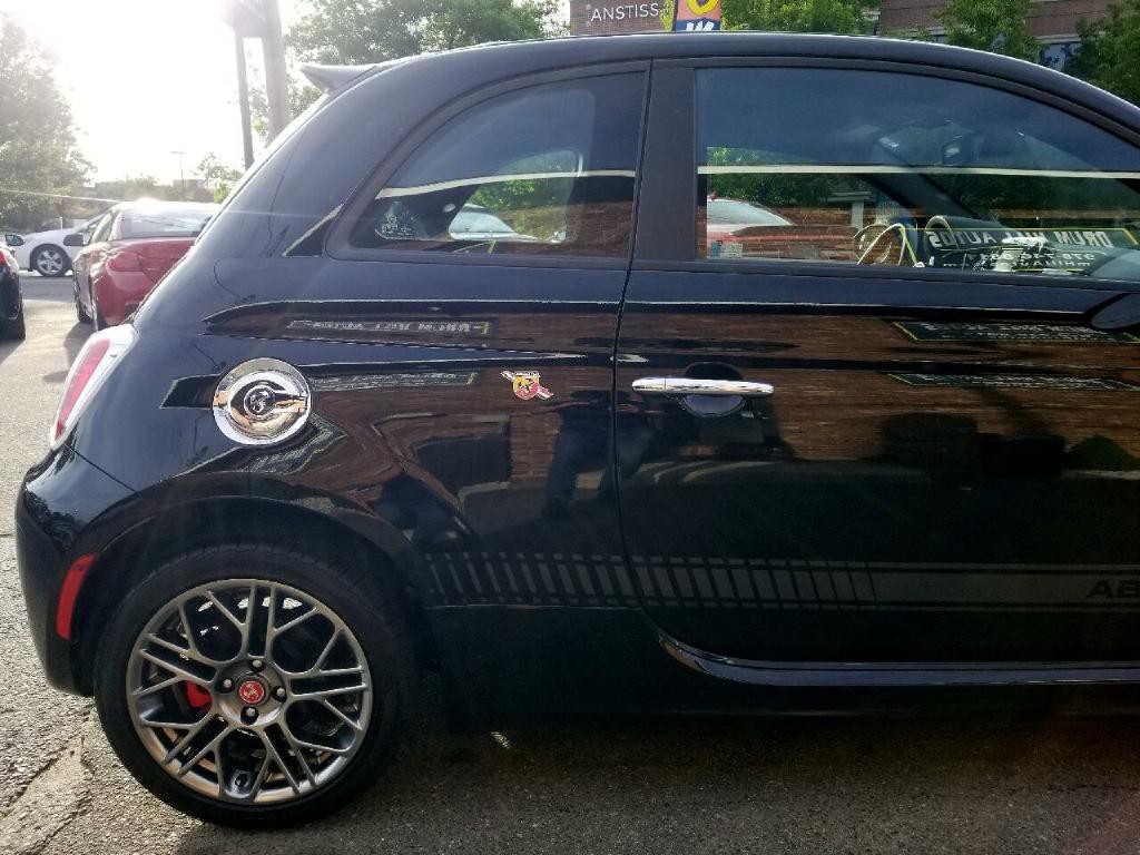 2017 FIAT 500 Image 10