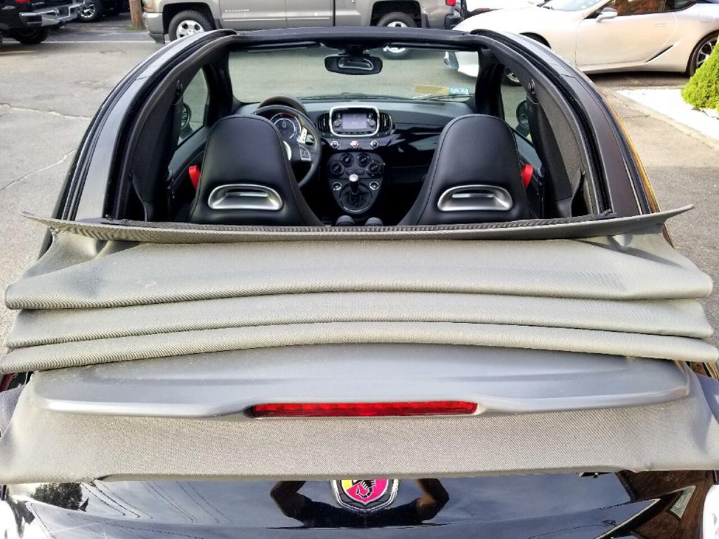 2017 FIAT 500 Image 24