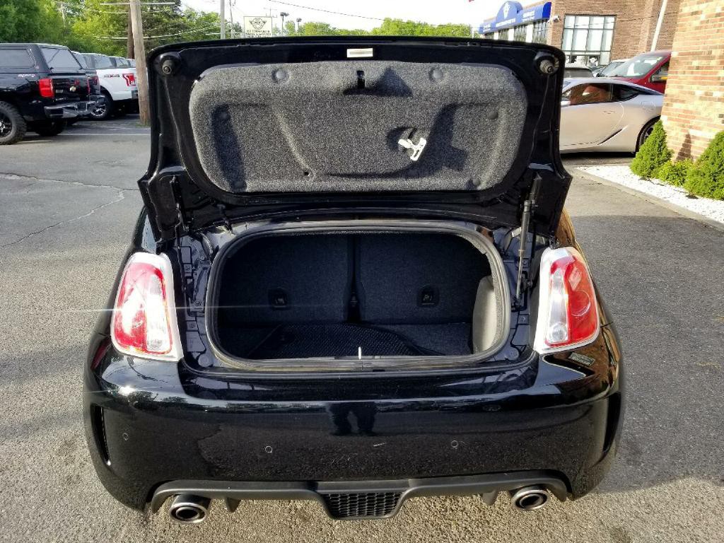 2017 FIAT 500 Image 31