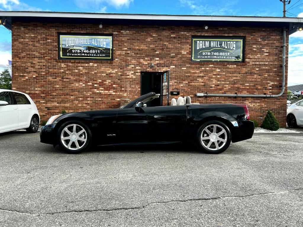2004 Cadillac XLR Image 2