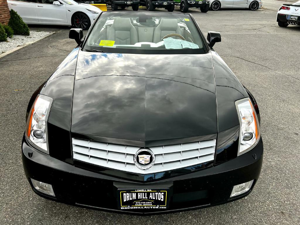 2004 Cadillac XLR Image 10
