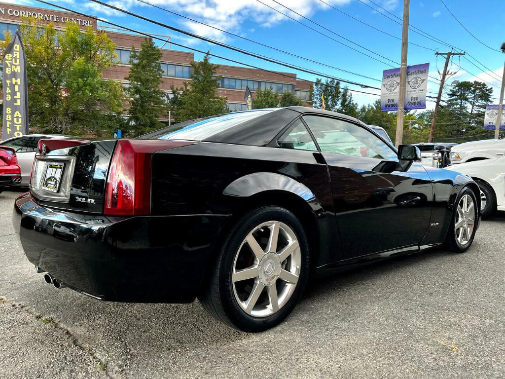 2004 Cadillac XLR Image 23