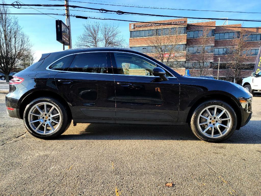 2016 Porsche Macan Image 6