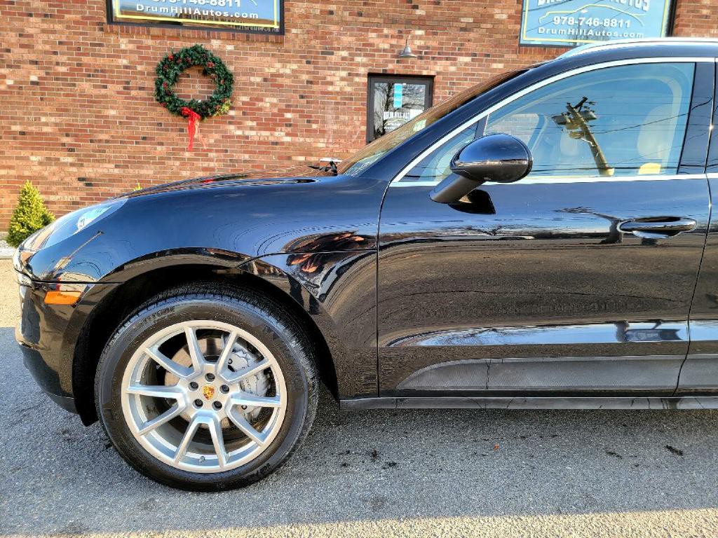 2016 Porsche Macan Image 11