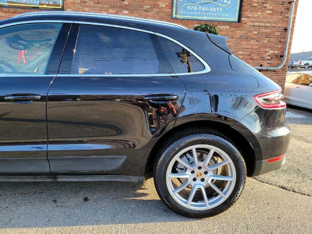 2016 Porsche Macan Image 12
