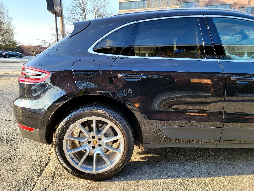 2016 Porsche Macan Image 13