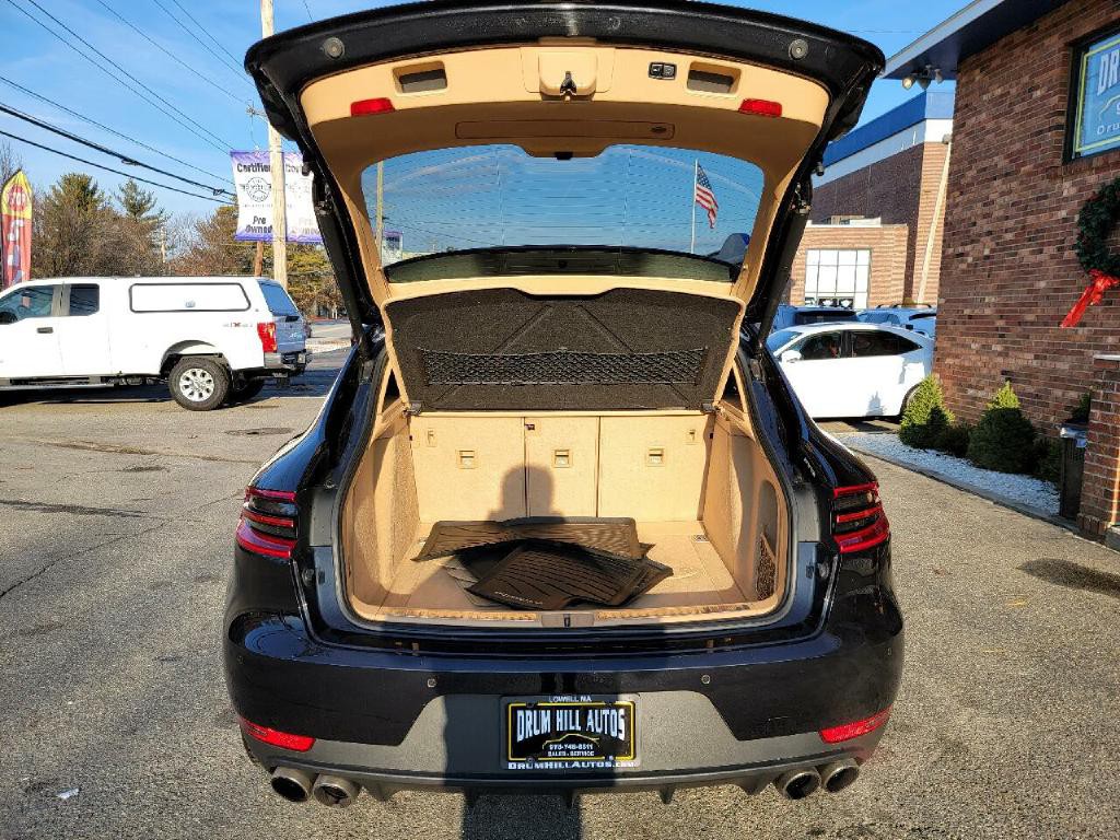 2016 Porsche Macan Image 17