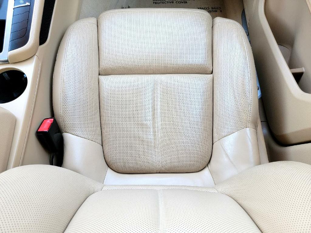 2016 Porsche Macan Image 32