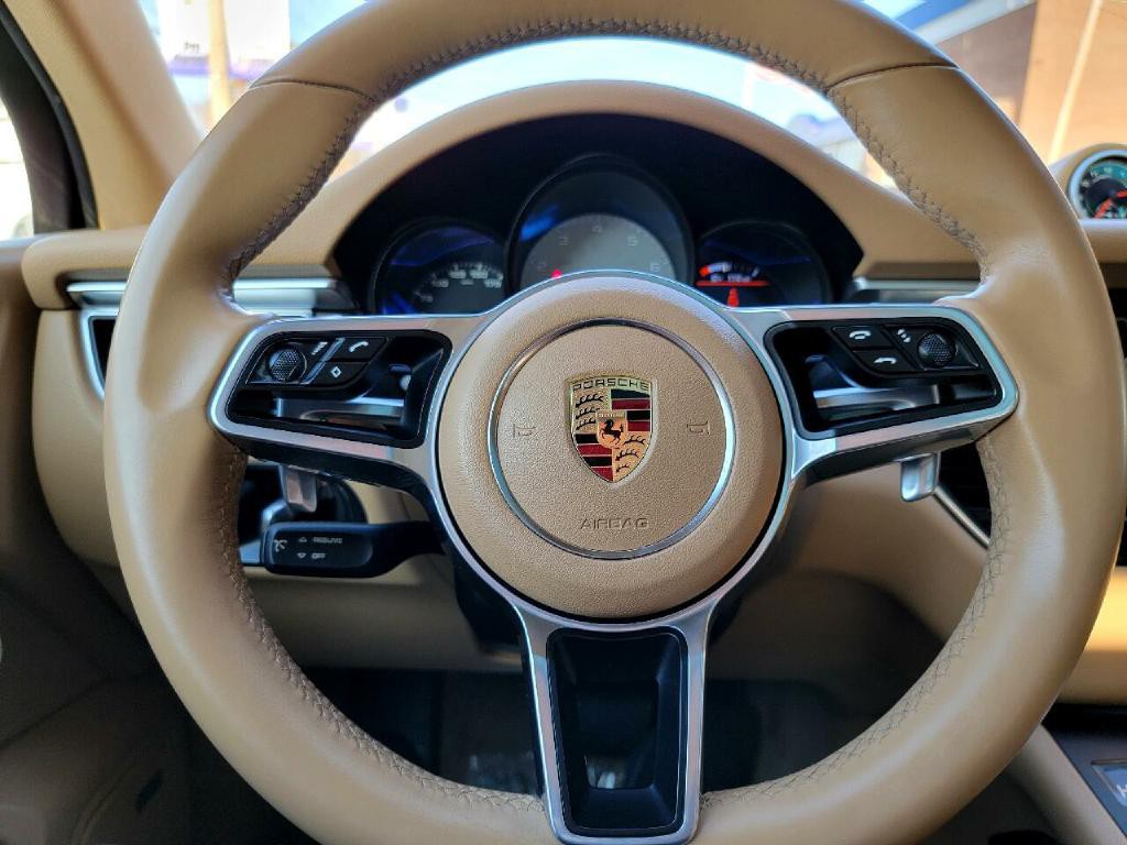 2016 Porsche Macan Image 33