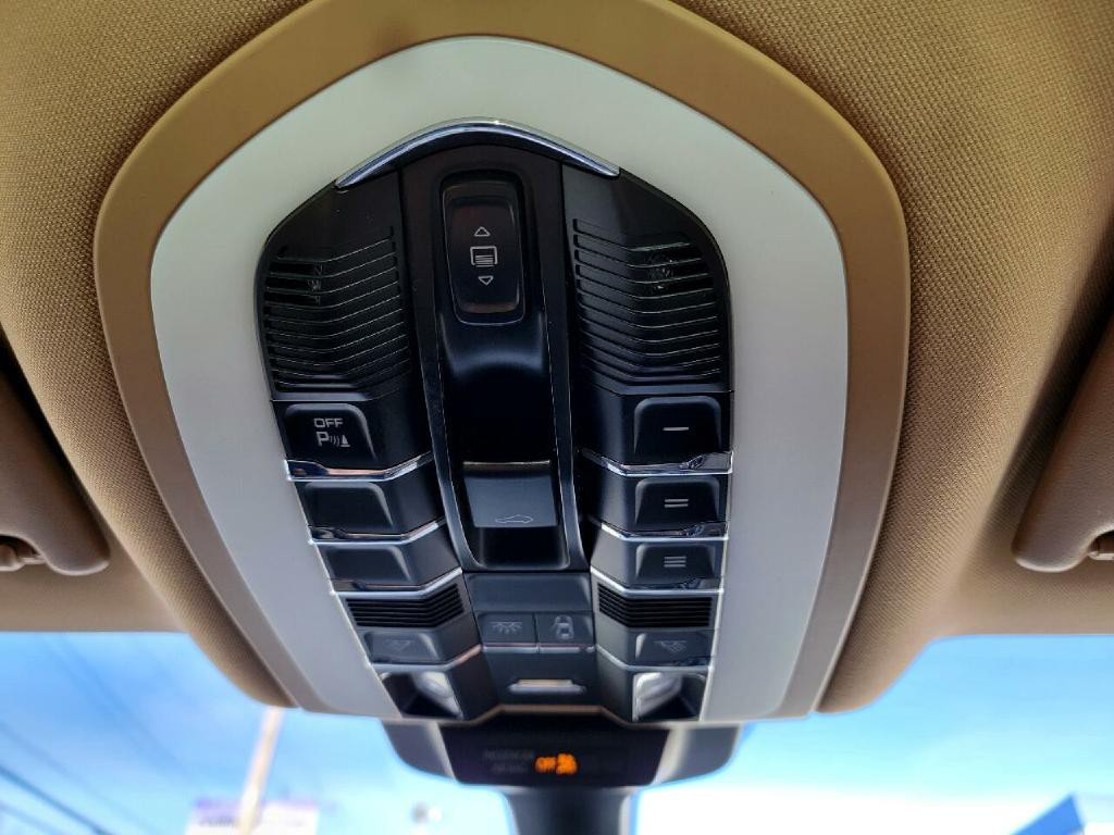 2016 Porsche Macan Image 49