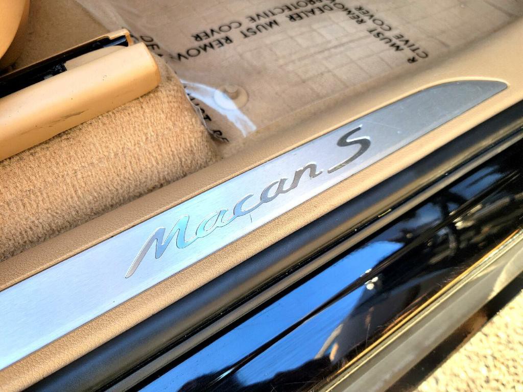 2016 Porsche Macan Image 55