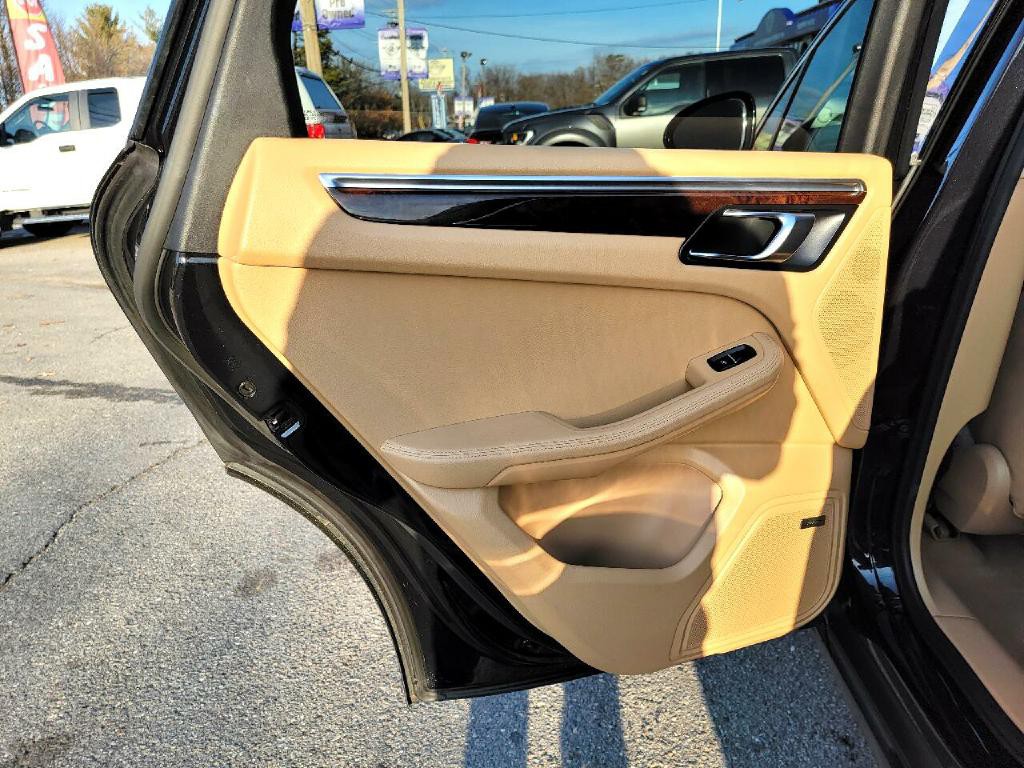 2016 Porsche Macan Image 59