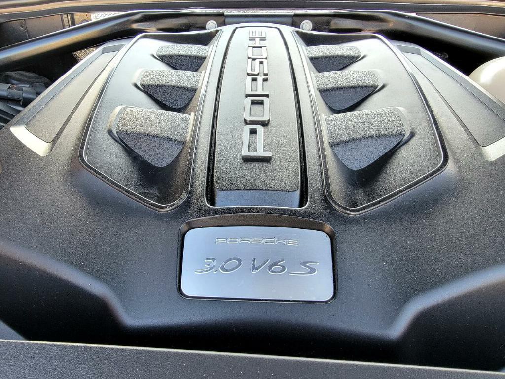 2016 Porsche Macan Image 65