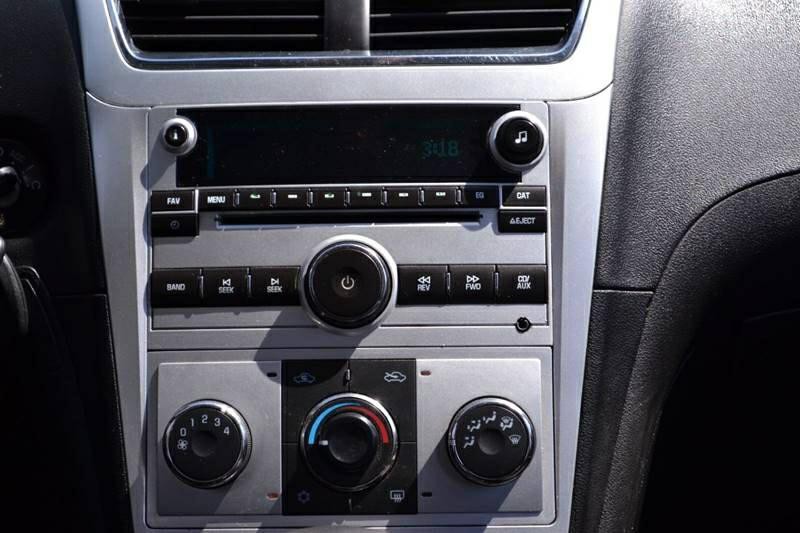 2010 Chevrolet Malibu Image 11