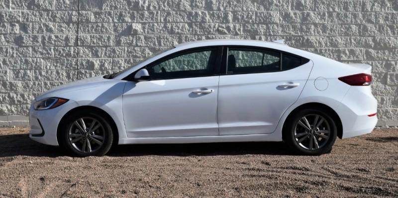 2018 Hyundai Elantra Image 4
