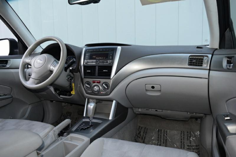 2010 Subaru Forester Image 11