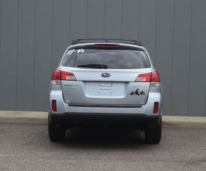 2014 Subaru Outback Image 2