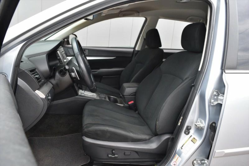 2014 Subaru Outback Image 8