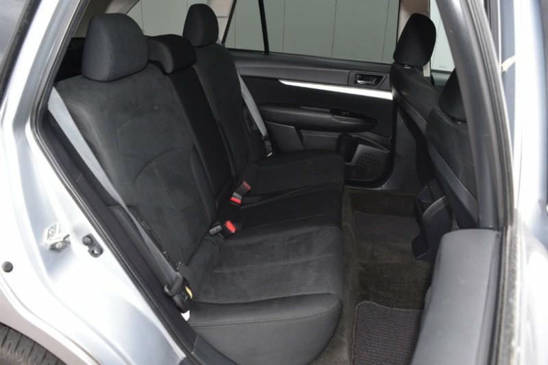 2014 Subaru Outback Image 9