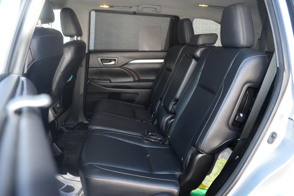 2015 Toyota Highlander Image 8