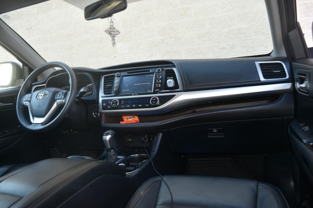 2015 Toyota Highlander Image 12