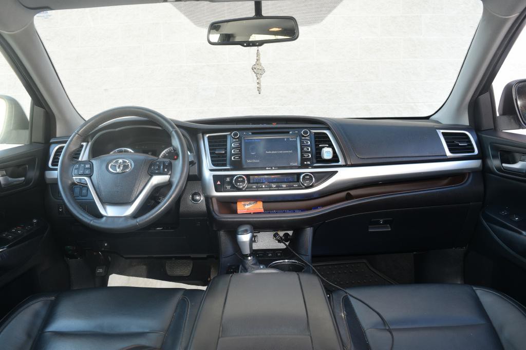 2015 Toyota Highlander Image 13