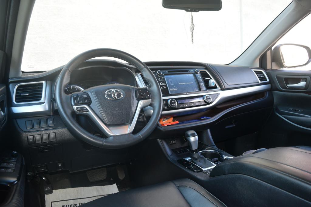2015 Toyota Highlander Image 14