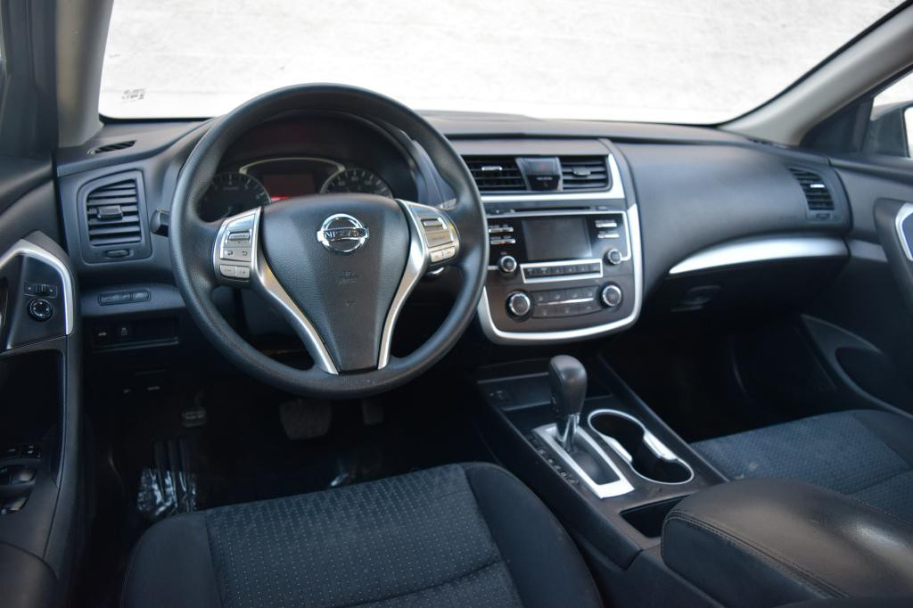 2016 Nissan Altima Image 10