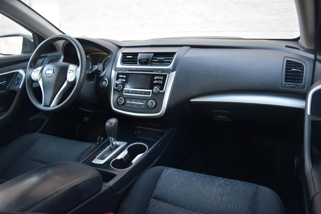 2016 Nissan Altima Image 12