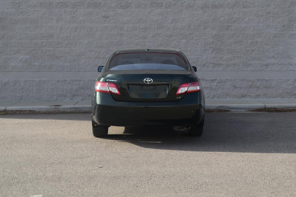 2010 Toyota Camry Image 2