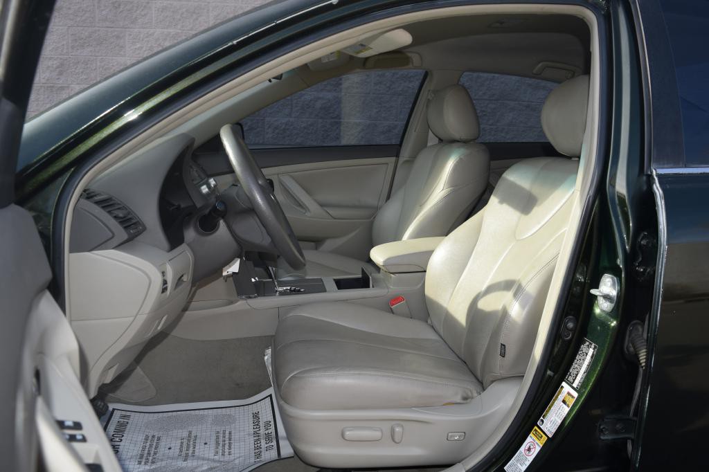 2010 Toyota Camry Image 7
