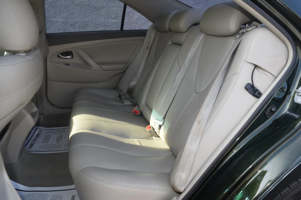 2010 Toyota Camry Image 8
