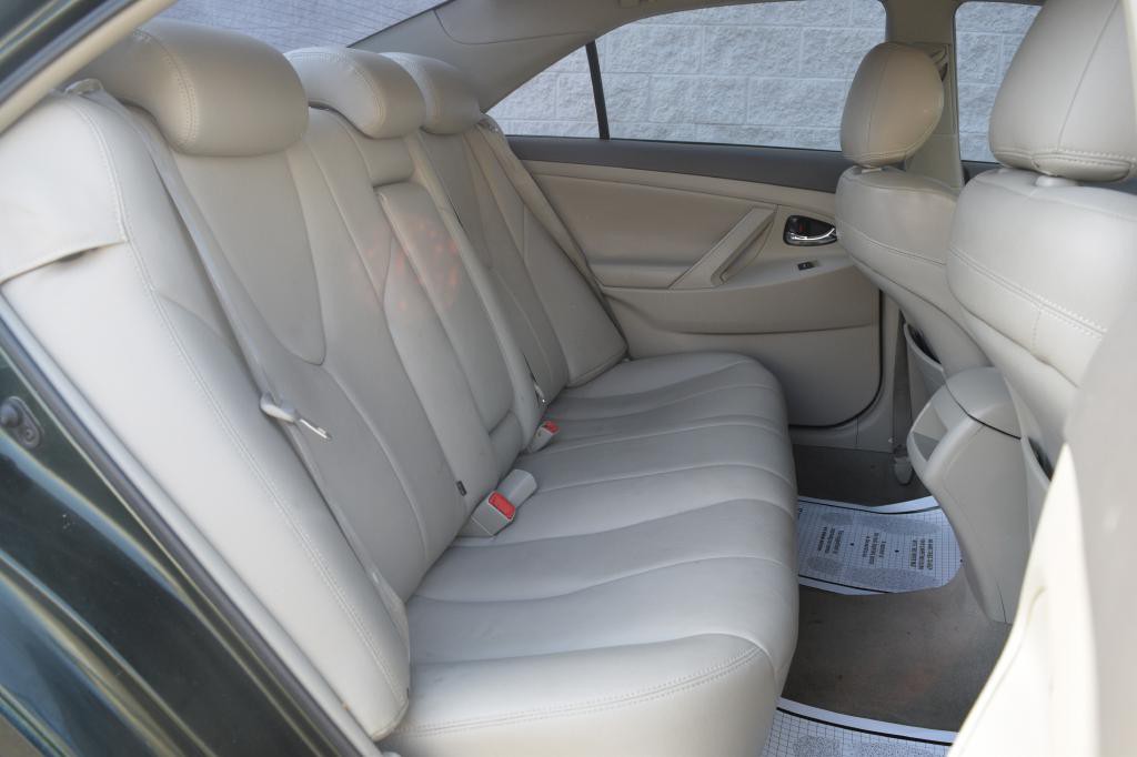 2010 Toyota Camry Image 9