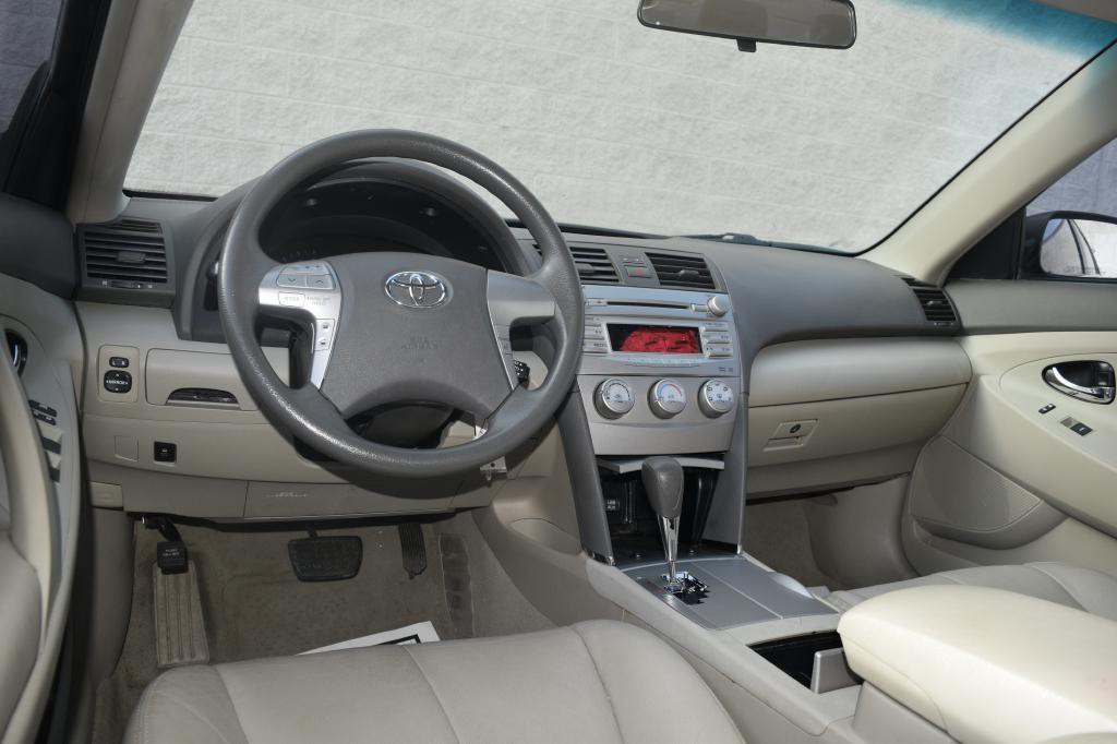 2010 Toyota Camry Image 10