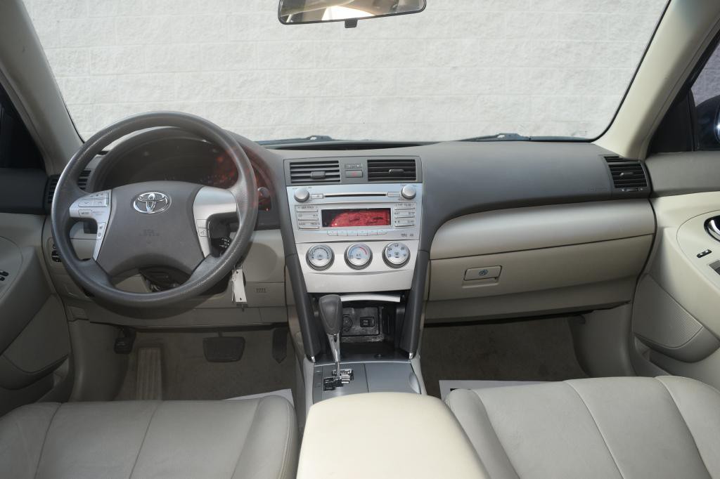 2010 Toyota Camry Image 11