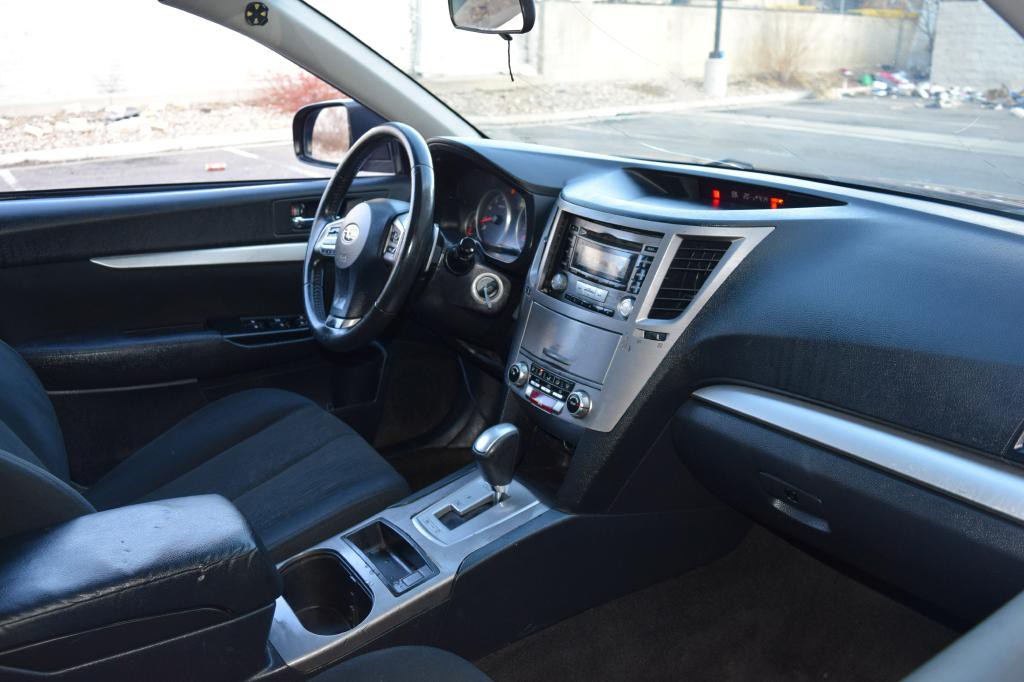 2013 Subaru Legacy Image 6