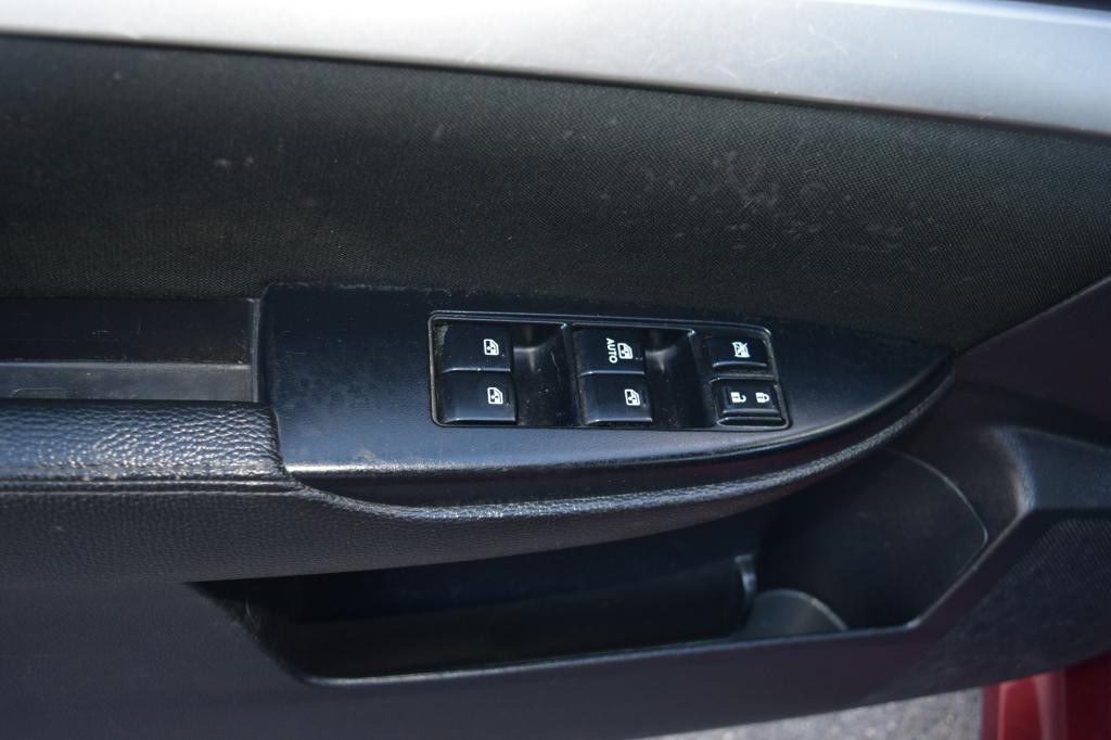 2013 Subaru Legacy Image 7