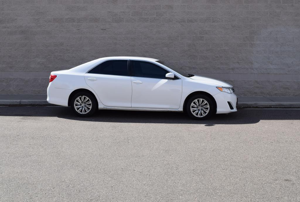2012 Toyota Camry Image 3