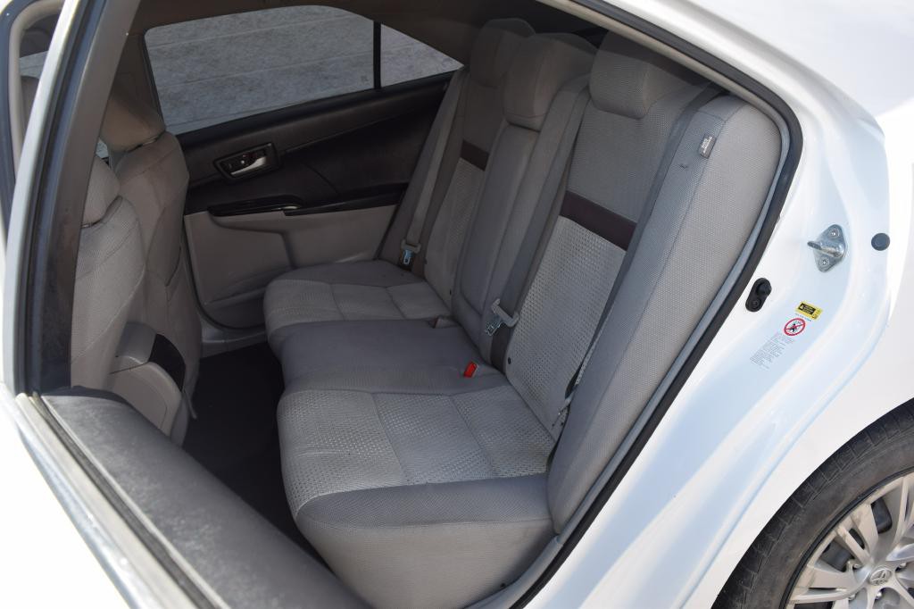 2012 Toyota Camry Image 7