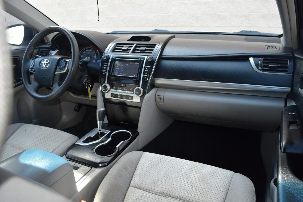 2012 Toyota Camry Image 12
