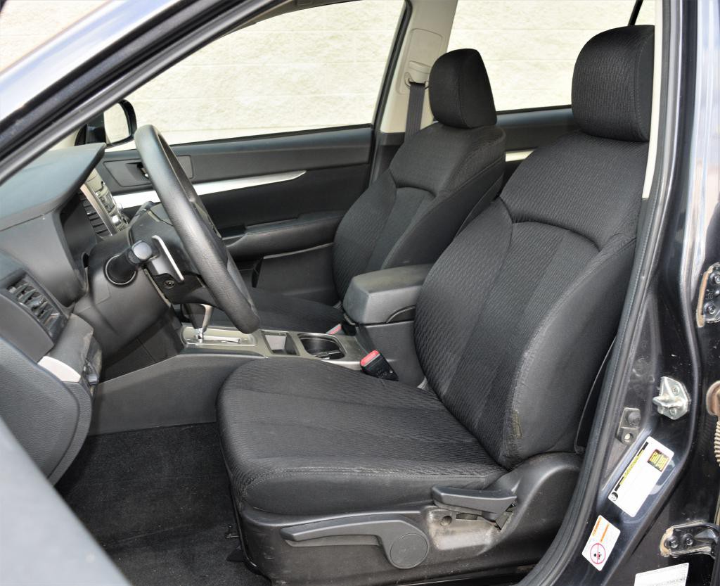 2011 Subaru Outback Image 6