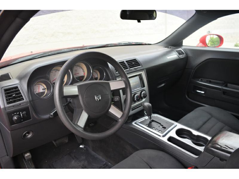 2010 Dodge Challenger Image 5