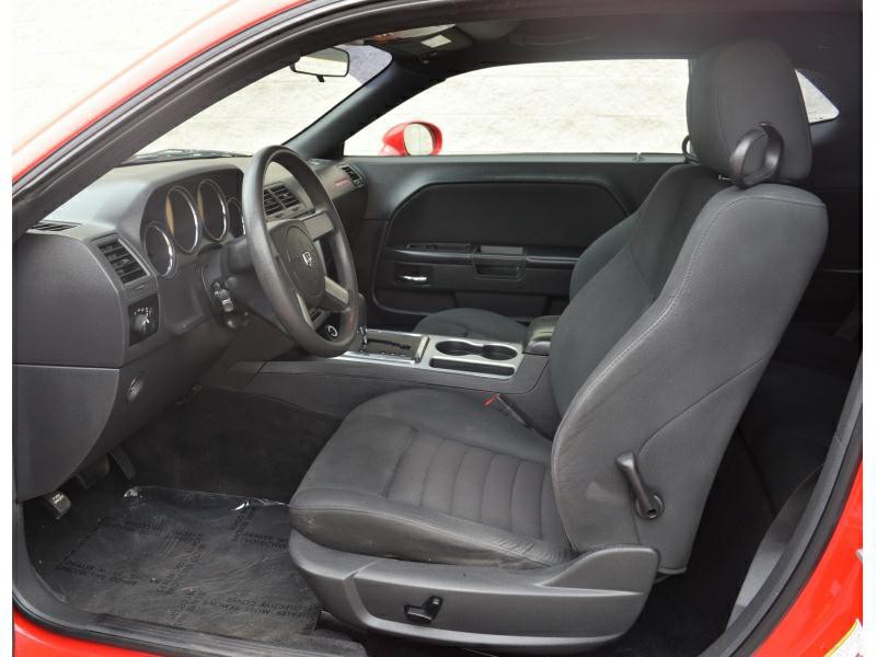 2010 Dodge Challenger Image 6