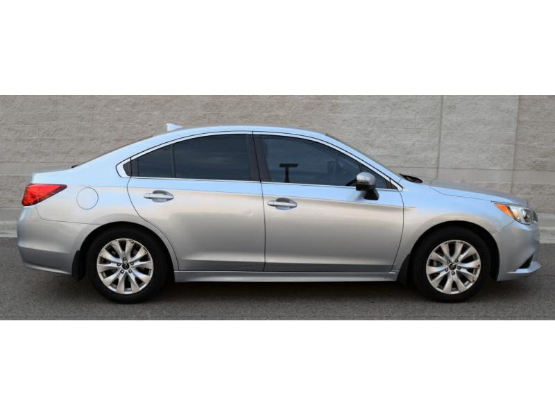 2016 Subaru Legacy Image 3