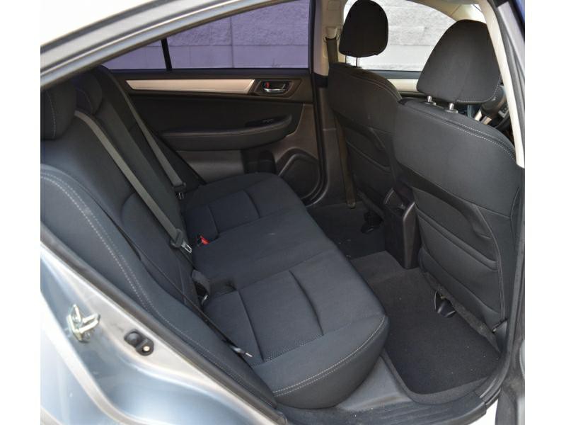 2016 Subaru Legacy Image 9