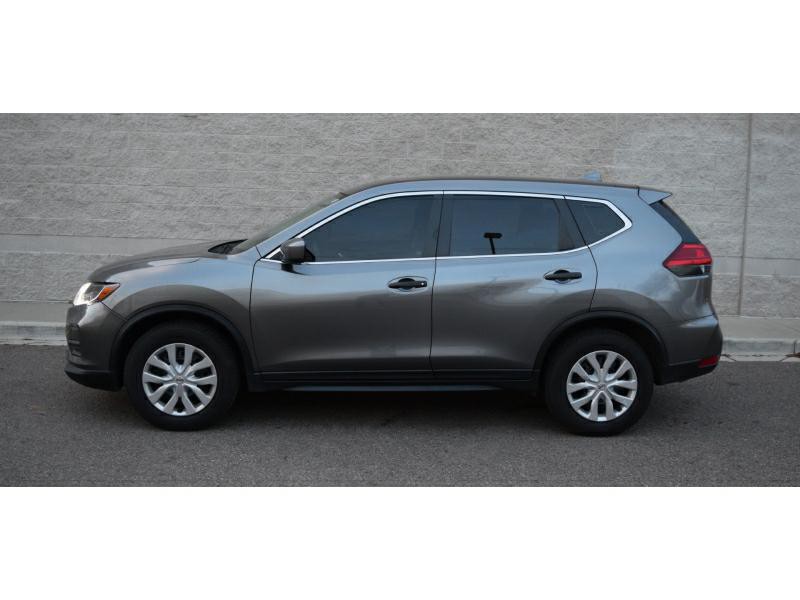 2017 Nissan Rogue Image 2