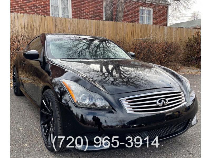 2011 INFINITI G37 Image 2